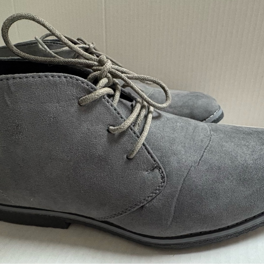 London Fog Gray Chukka Boots Size 9 Like New